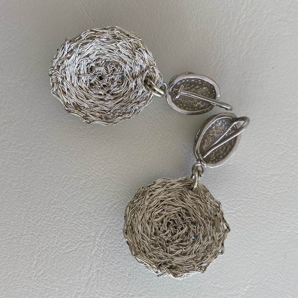 Stunning Vintage Silver Tone Woven Wire & Turquoise Blue Beaded Drop Earrings - Picture 4 of 4
